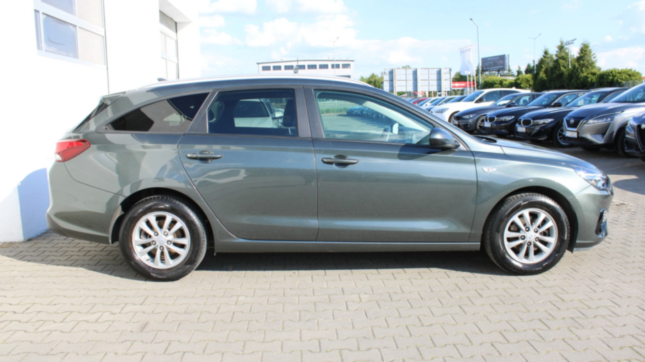 HYUNDAI i30 i30 1.5 DPI Classic +