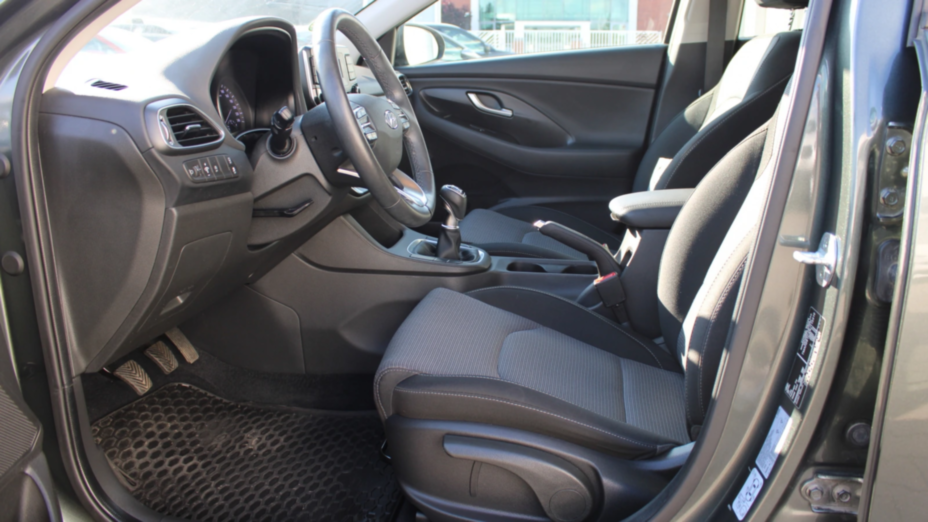 HYUNDAI i30 i30 1.5 DPI Classic +