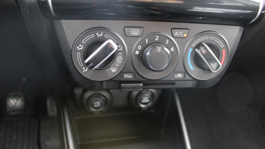SUZUKI Swift Swift 1.2 Dualjet SHVS Premium Plus