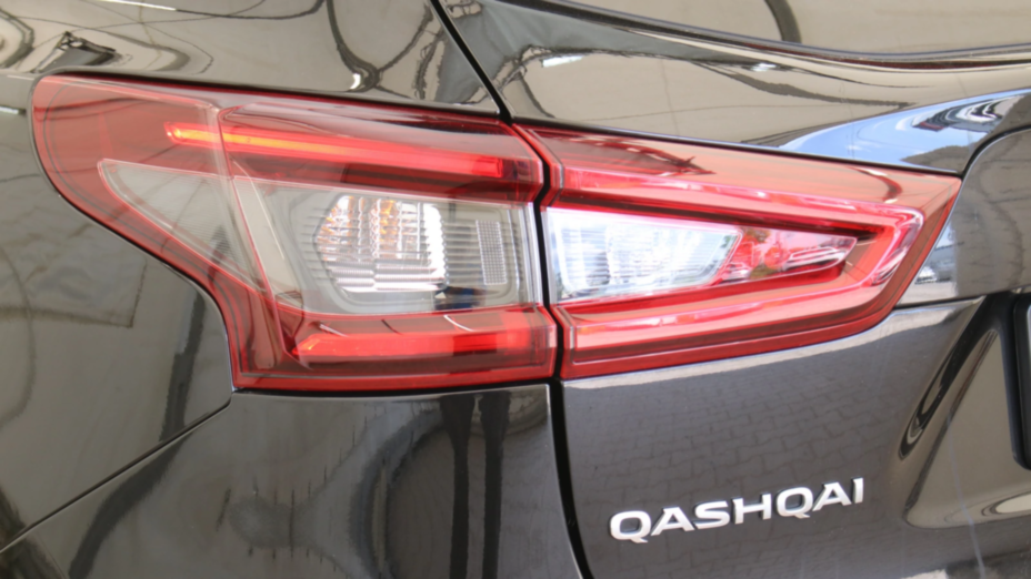 NISSAN Qashqai Qashqai 1.3 DIG-T N-Connecta DCT