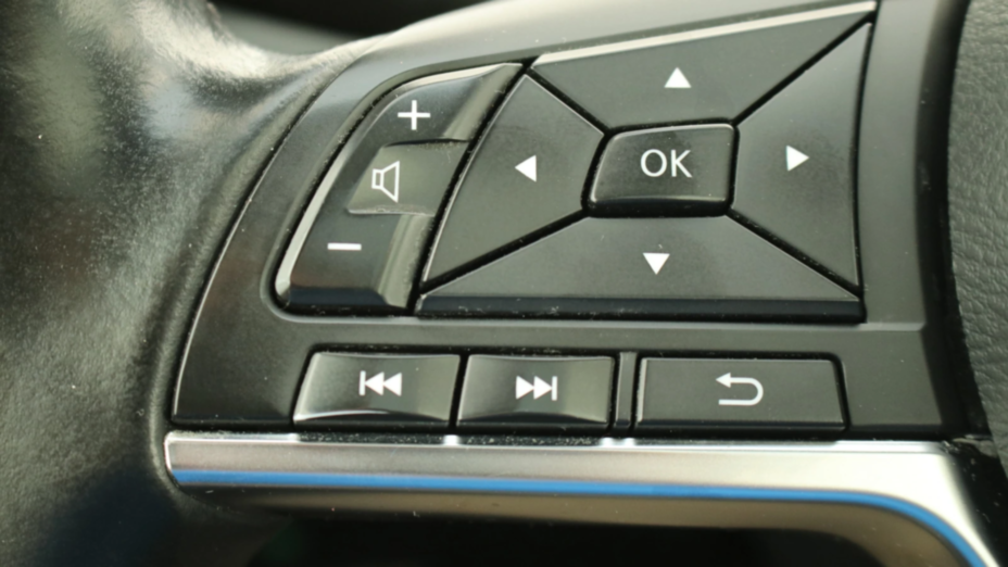 NISSAN Qashqai Qashqai 1.3 DIG-T N-Connecta DCT