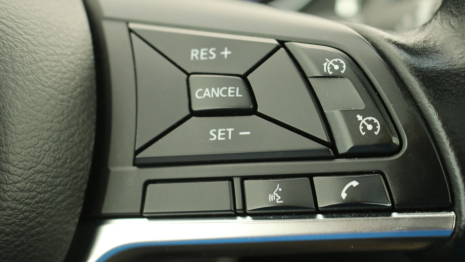 NISSAN Qashqai Qashqai 1.3 DIG-T N-Connecta DCT