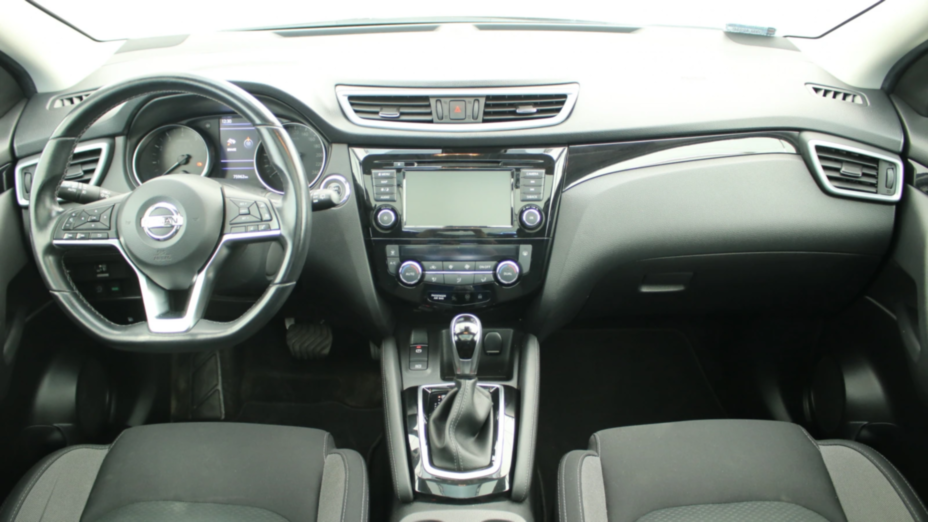NISSAN Qashqai Qashqai 1.3 DIG-T N-Connecta DCT
