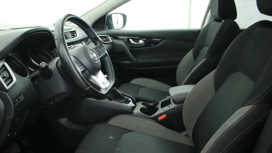 NISSAN Qashqai Qashqai 1.3 DIG-T N-Connecta DCT