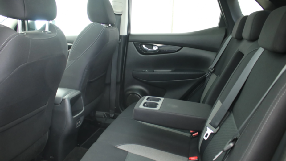 NISSAN Qashqai Qashqai 1.3 DIG-T N-Connecta DCT