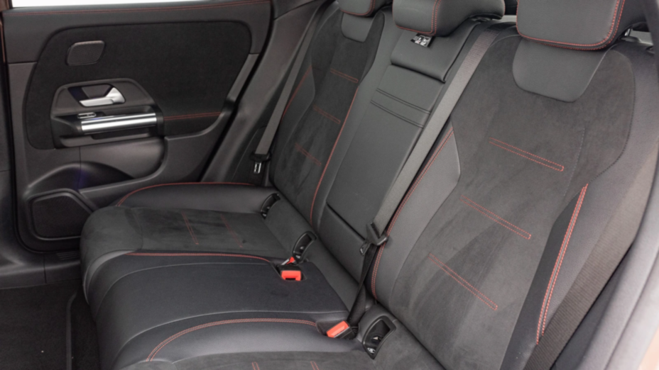 MERCEDES-BENZ EQA EQA 250 66.5kWh AMG Line