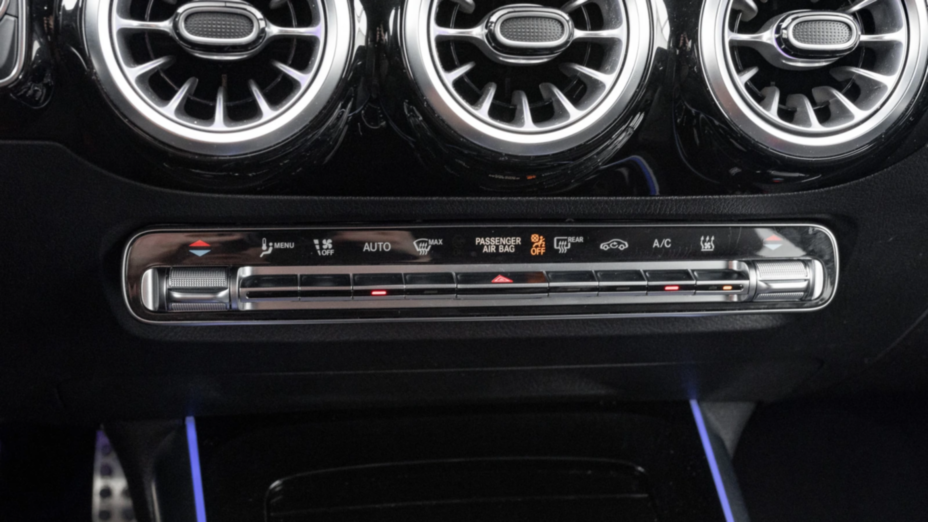 MERCEDES-BENZ EQA EQA 250 66.5kWh AMG Line