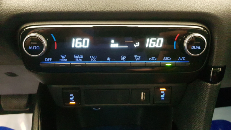 TOYOTA Yaris Yaris Hybrid 1.5 Selection Style