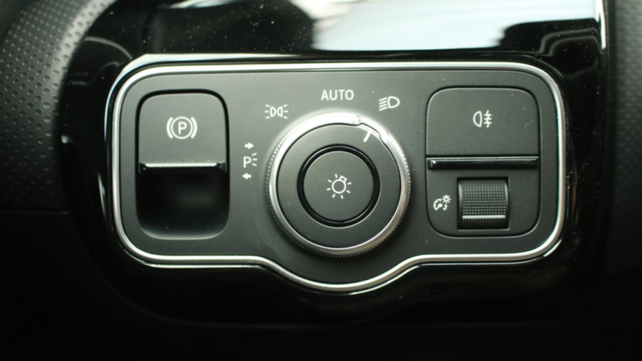 MERCEDES-BENZ A Klasa A 200 AMG Line 7G-DCT