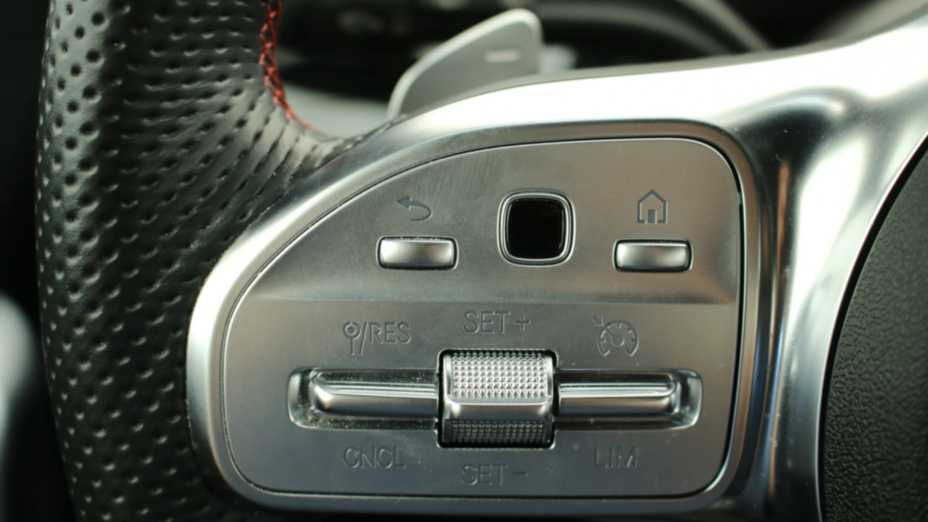 MERCEDES-BENZ A Klasa A 200 AMG Line 7G-DCT