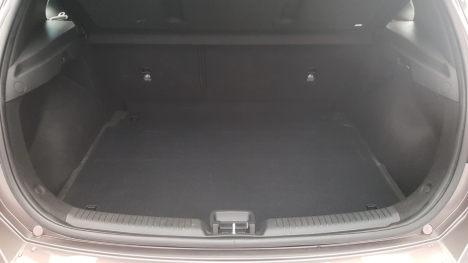 HYUNDAI i30 i30 1.5 DPI Classic +