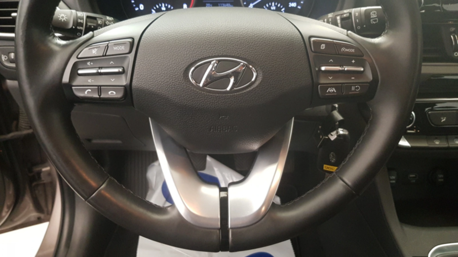 HYUNDAI i30 i30 1.5 DPI Classic +