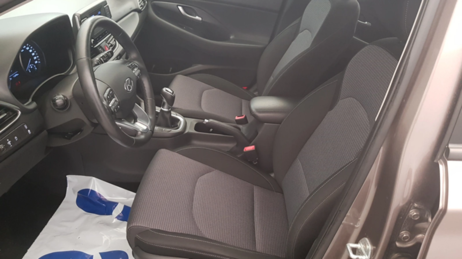 HYUNDAI i30 i30 1.5 DPI Classic +