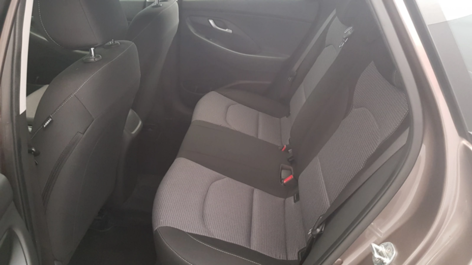 HYUNDAI i30 i30 1.5 DPI Classic +