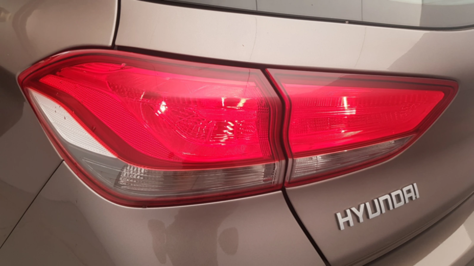 HYUNDAI i30 i30 1.5 DPI Classic +