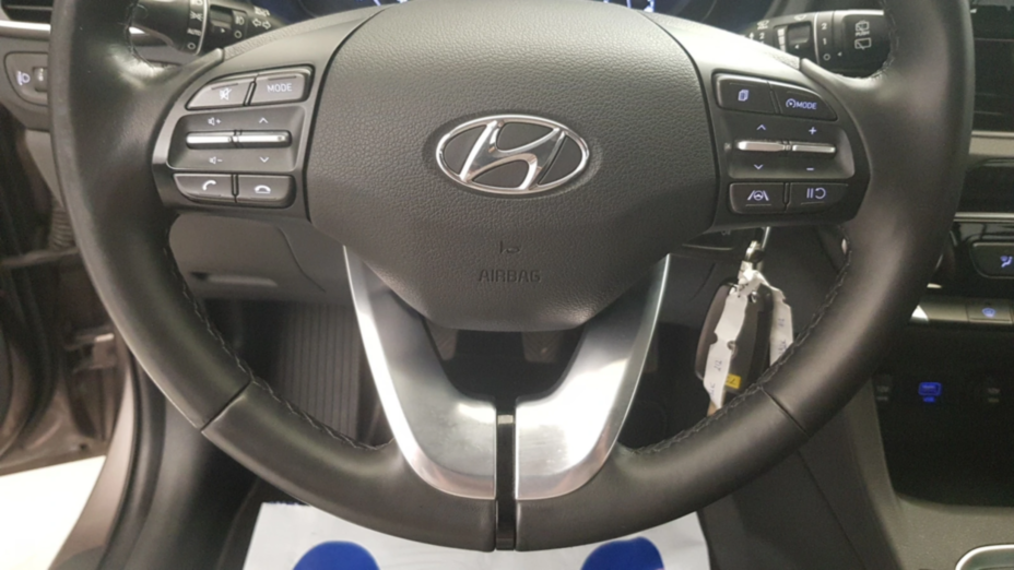 HYUNDAI i30 i30 1.5 DPI Classic +