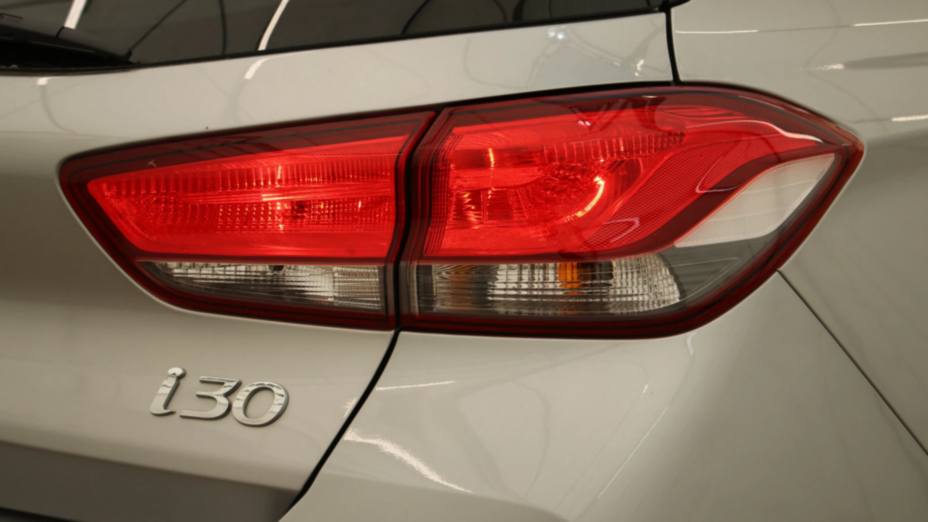 HYUNDAI i30 i30 1.5 DPI Smart