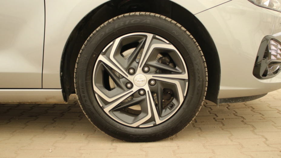 HYUNDAI i30 i30 1.5 DPI Smart