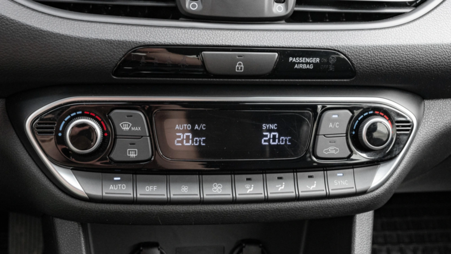 HYUNDAI i30 i30 1.5 DPI Smart