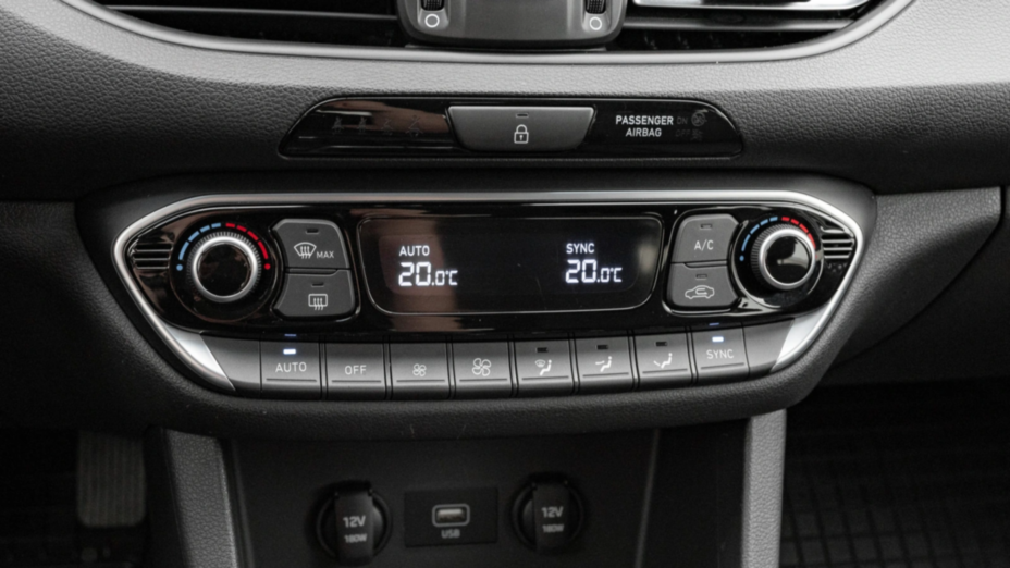 HYUNDAI i30 i30 1.5 DPI Smart