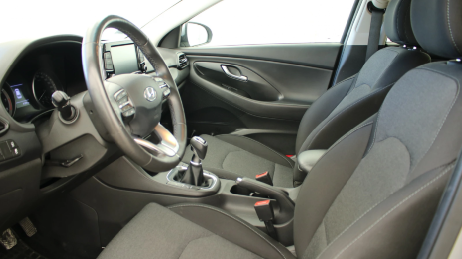 HYUNDAI i30 i30 1.5 DPI Smart