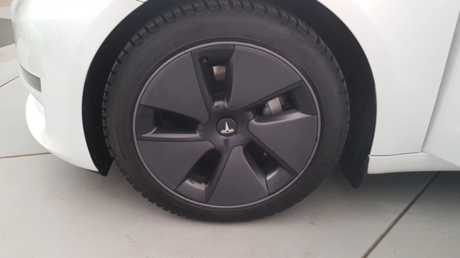 TESLA Model 3 3 RWD