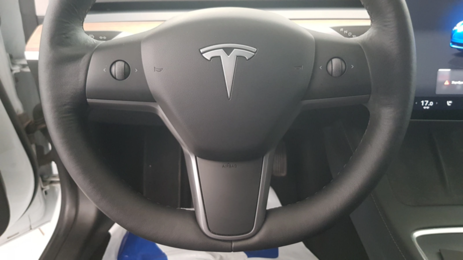 TESLA Model 3 3 RWD