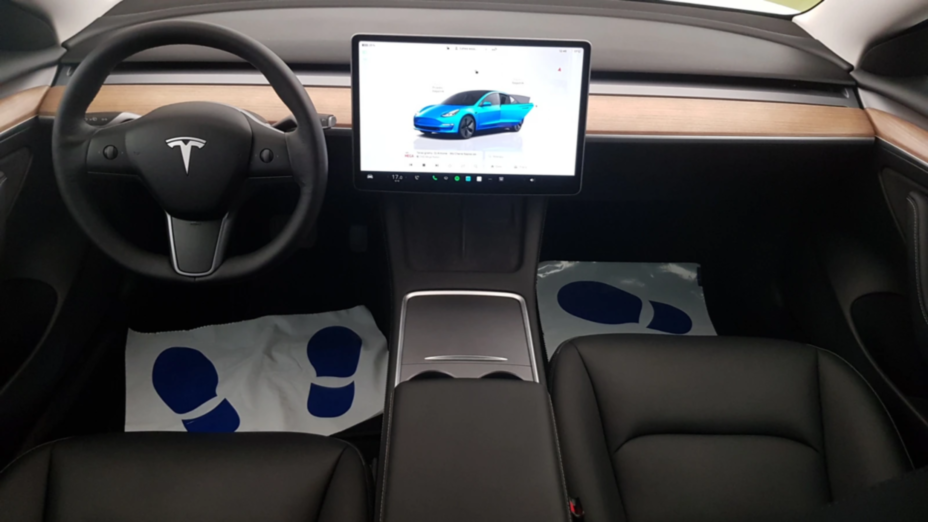 TESLA Model 3 3 RWD