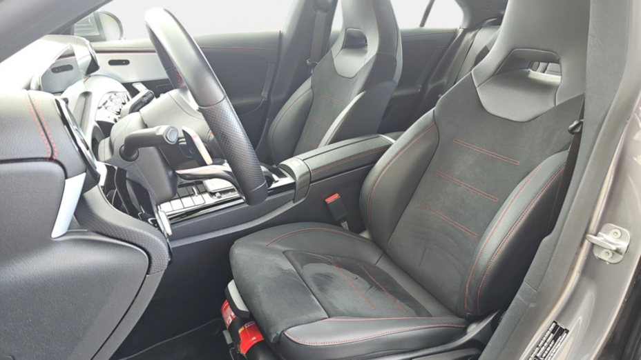 MERCEDES-BENZ CLA CLA 200 AMG Line 7G-DCT