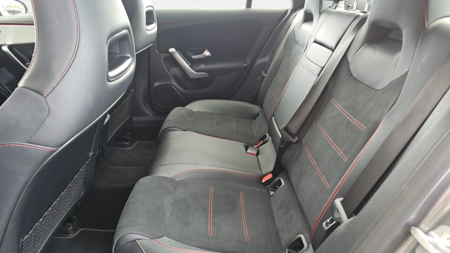 MERCEDES-BENZ CLA CLA 200 AMG Line 7G-DCT