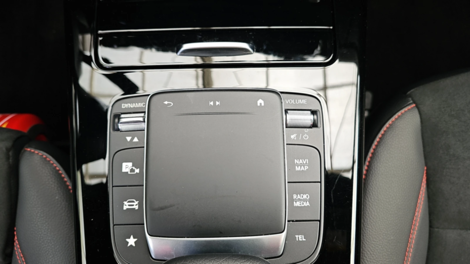 MERCEDES-BENZ CLA CLA 200 AMG Line 7G-DCT