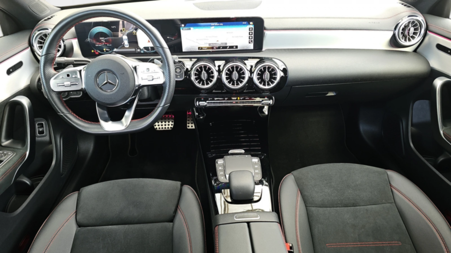 MERCEDES-BENZ CLA CLA 200 AMG Line 7G-DCT