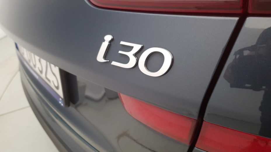 HYUNDAI i30 i30 1.5 DPI Classic +