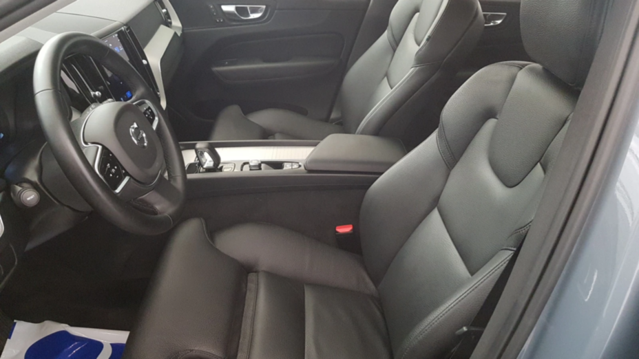 VOLVO XC60 XC60 B4 D AWD Plus Bright aut