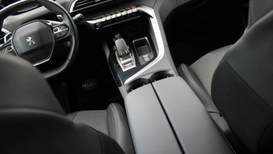 PEUGEOT 3008 3008 1.2 PureTech Allure Pack S&S EAT8