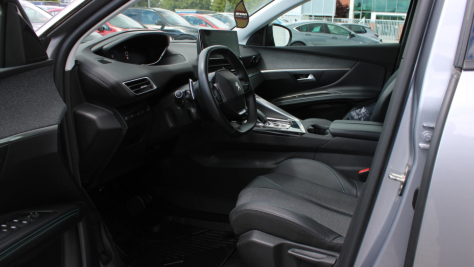 PEUGEOT 3008 3008 1.2 PureTech Allure Pack S&S EAT8
