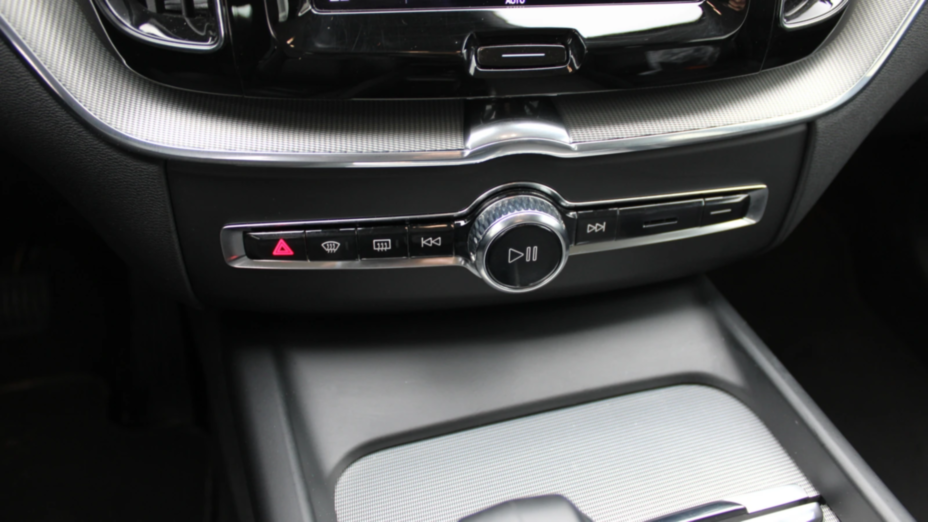 VOLVO XC60 XC60 B4 D AWD Plus Bright aut