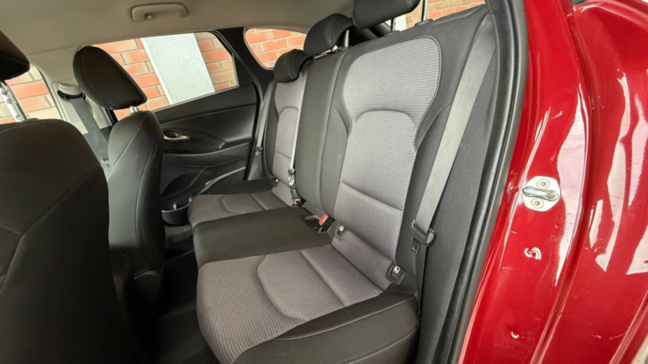 HYUNDAI i30 i30 1.5 DPI Classic +