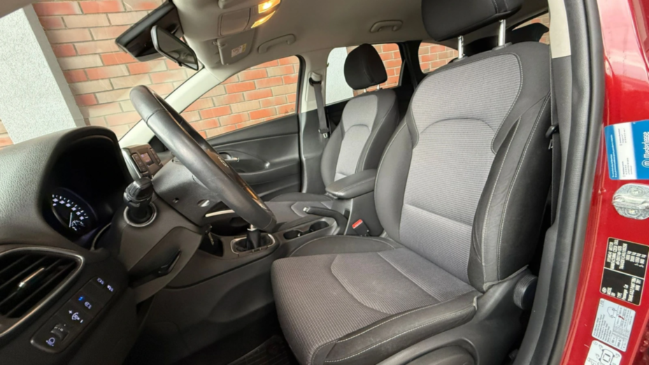 HYUNDAI i30 i30 1.5 DPI Classic +