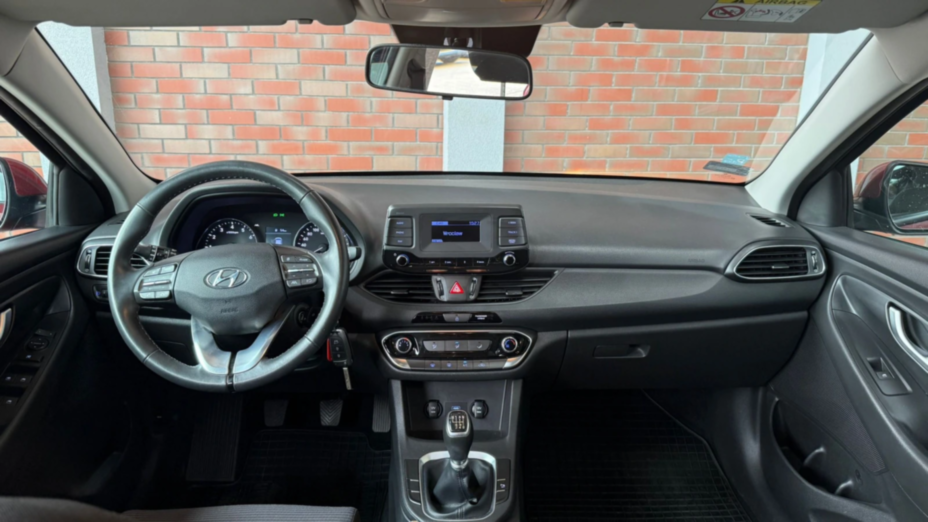 HYUNDAI i30 i30 1.5 DPI Classic +