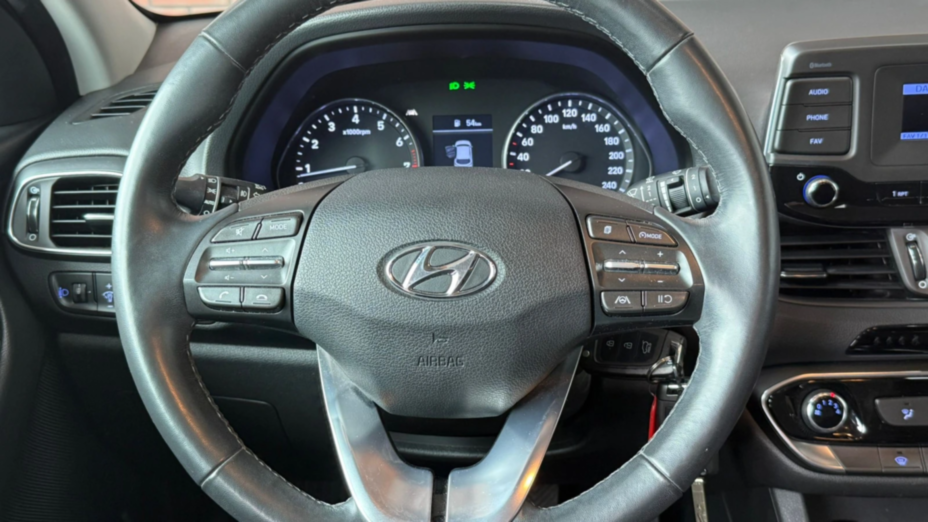 HYUNDAI i30 i30 1.5 DPI Classic +