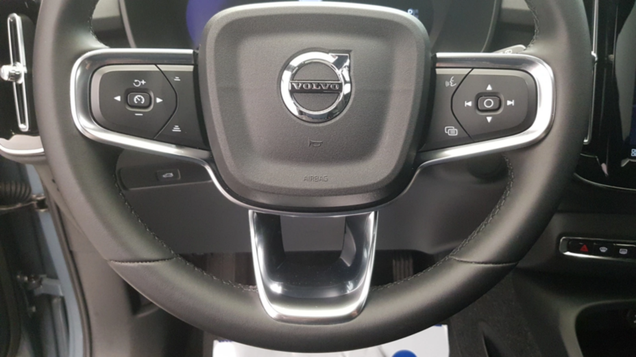 VOLVO XC40 XC40 73kWh P6 Recharge Core aut