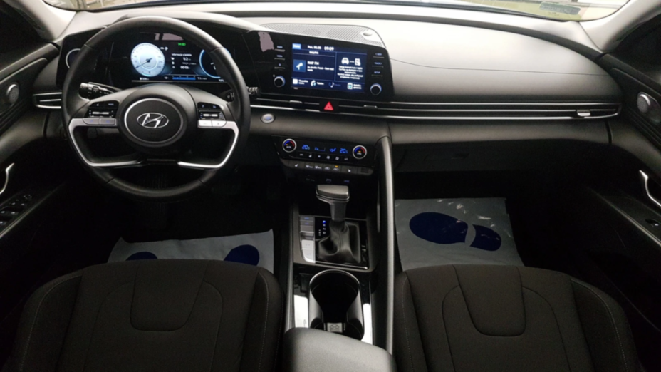 HYUNDAI Elantra Elantra 1.6 Smart CVT