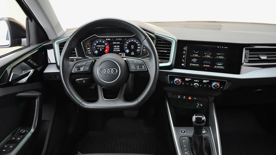 AUDI A1 A1 30 TFSI Advanced S tronic
