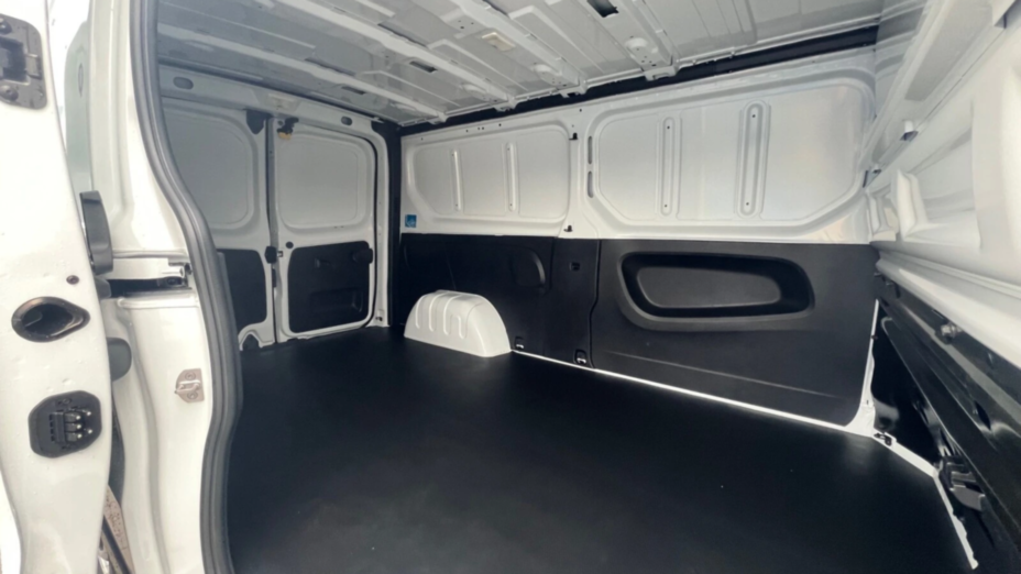 RENAULT Trafic Trafic 2.0 dCi L2H1 HD Extra Nowy