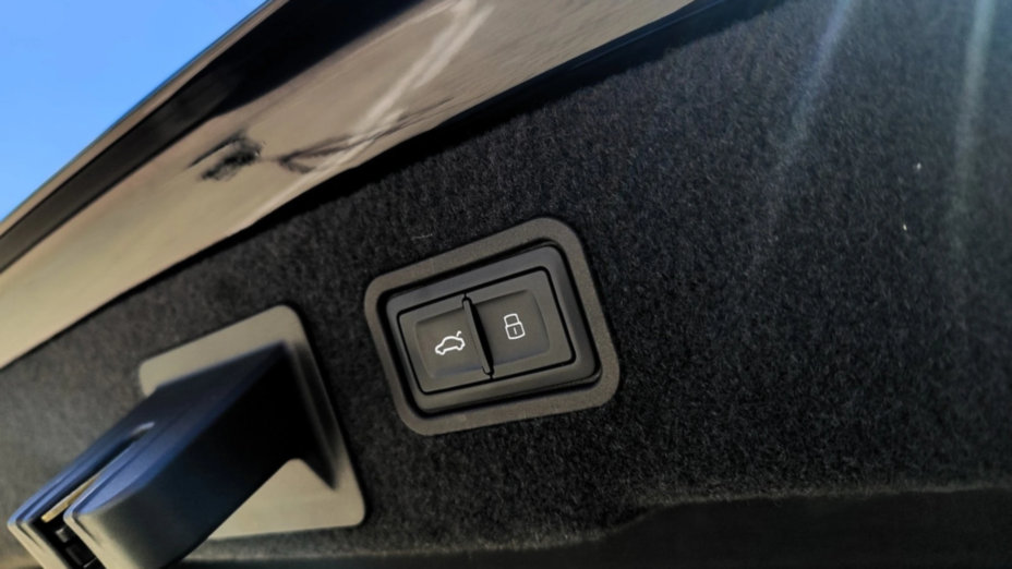 AUDI A8 S8 TFSI mHEV Quattro Tiptr.