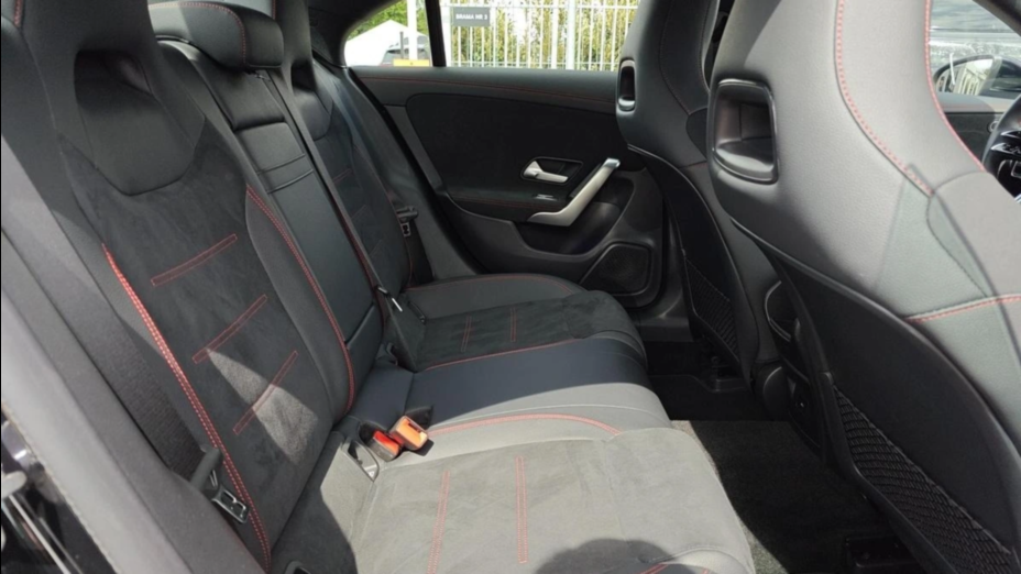 MERCEDES-BENZ CLA CLA 200 7G-DCT