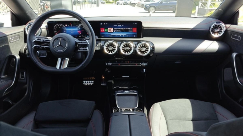 MERCEDES-BENZ CLA CLA 200 AMG Line 7G-DCT