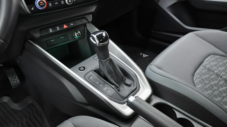 AUDI A1 A1 30 TFSI Advanced S tronic