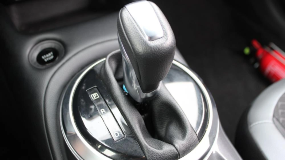NISSAN Juke Juke 1.6 Hybrid N-Connecta AMT